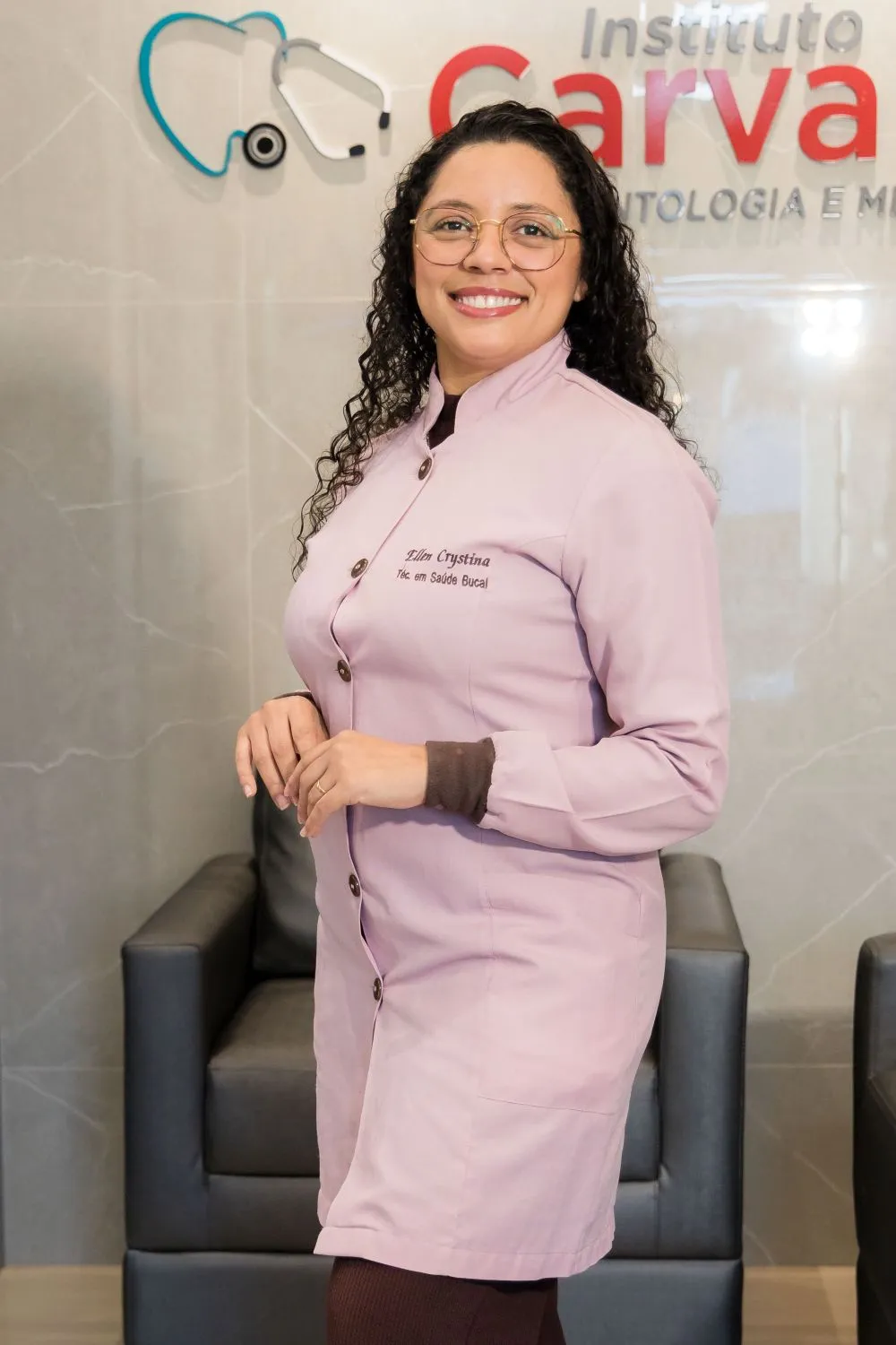 Ellen, técnica do Instituto Carvalho