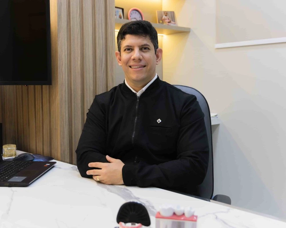 Dr. Jefferson Wesley, cirurgião-dentista do Instituto Carvalho